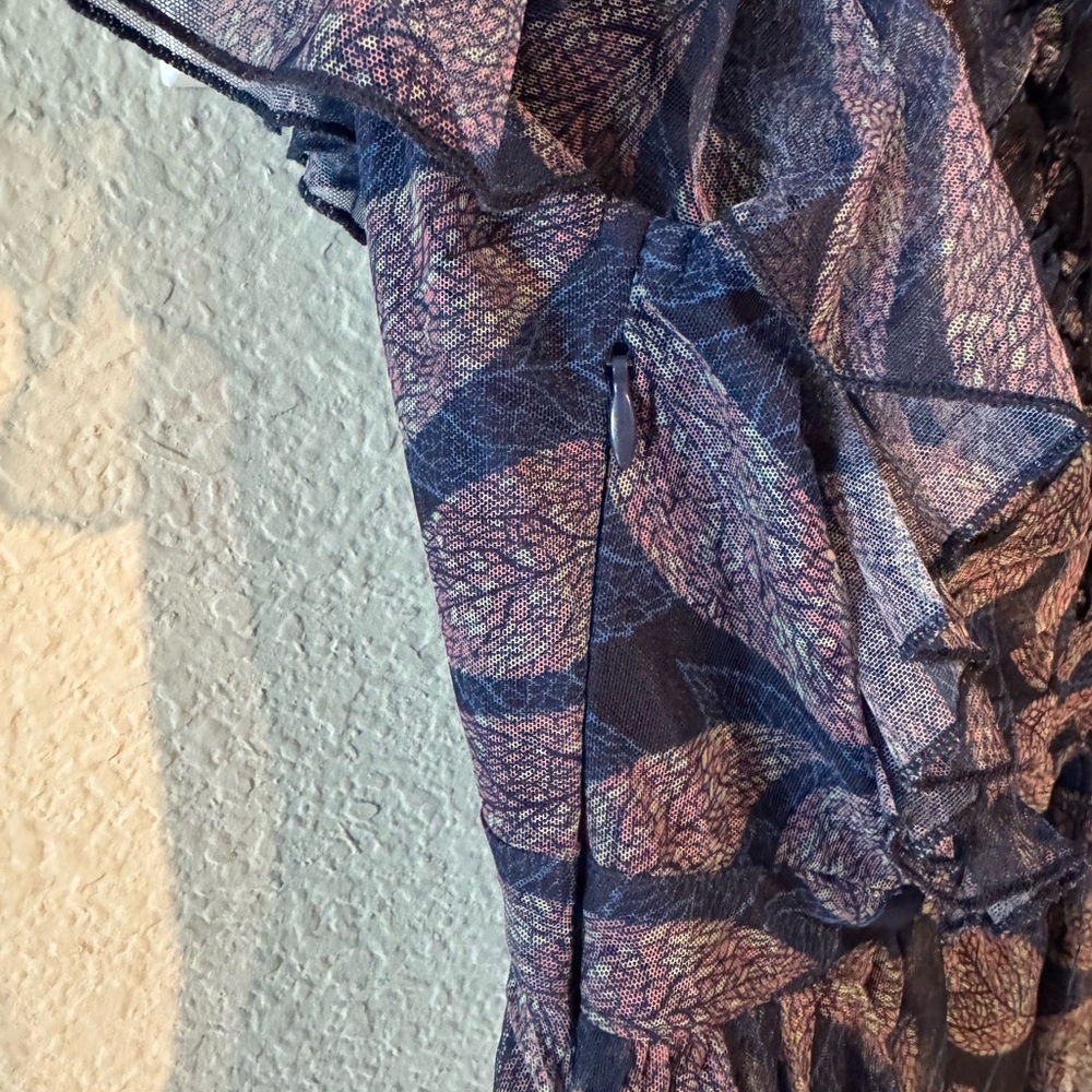 Entro Navy Ruffle Pattern Blouse - Picture 4 of 4